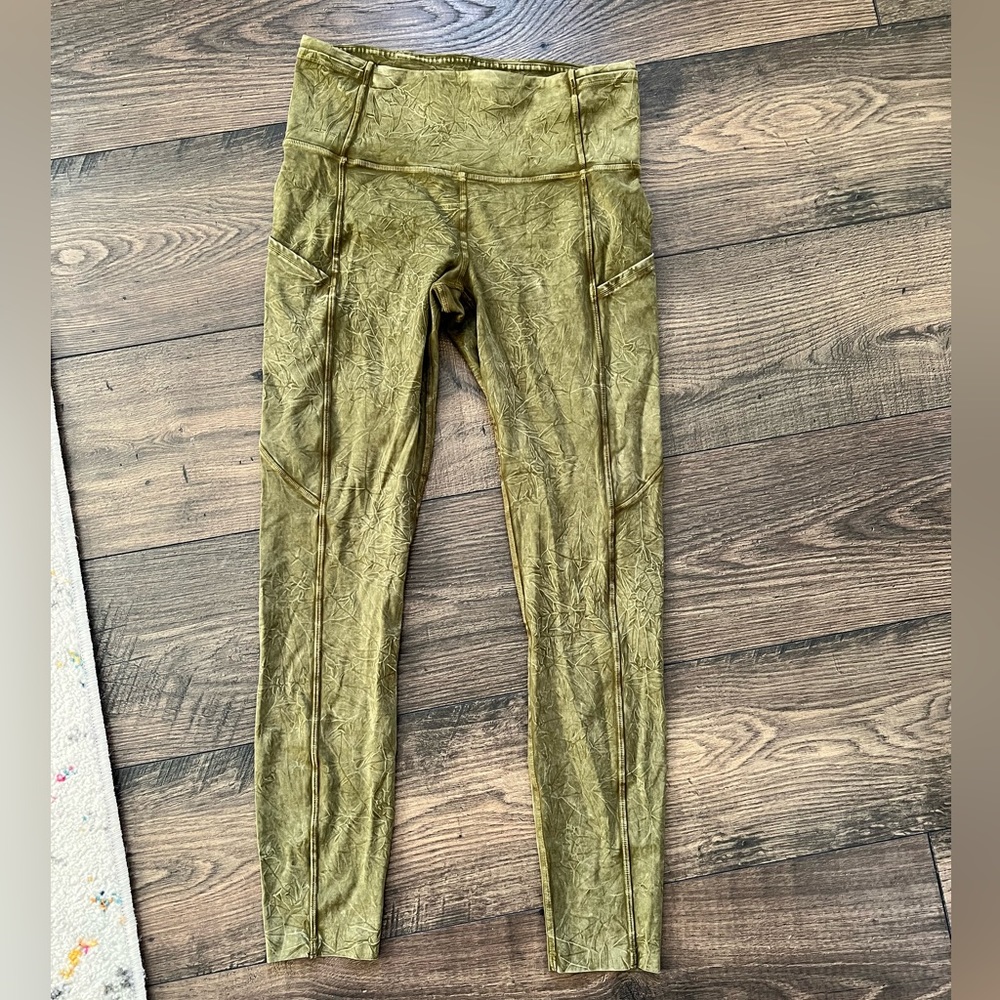 Like NEW - Lululemon FAST AND FREE HIGH RISE TIGHT 25" *ICE DYE - Size 6